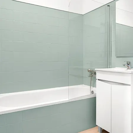 Pensionat Wonderful Shared In Alfornelos - Near Metro!