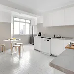 Wonderful Shared In Alfornelos - Near Metro! *