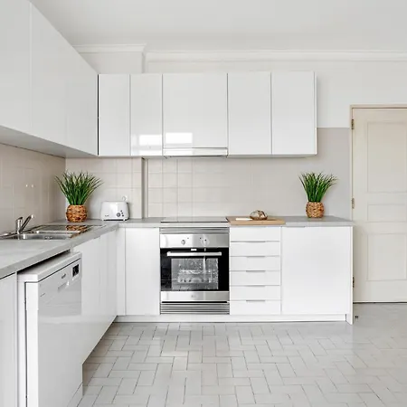 Guest house Wonderful Shared In Alfornelos - Near Metro!