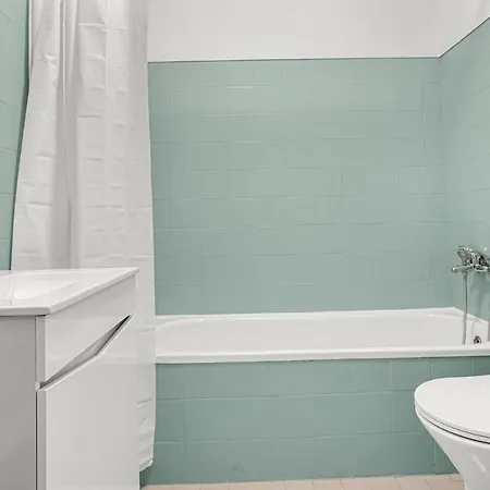 Guest house Wonderful Shared In Alfornelos - Near Metro! Lisbon